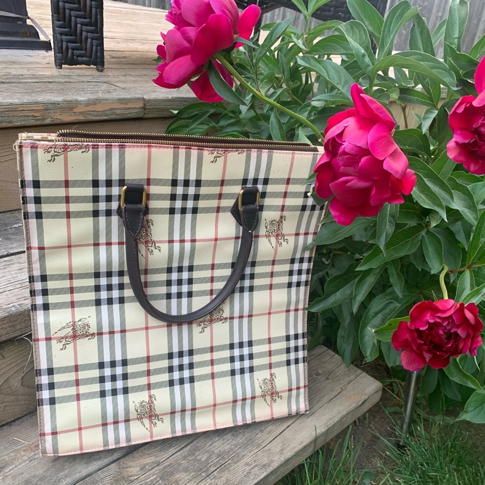 ORIGINAL VINTAGE BURBERRY PURSE FOUND DURING ESTATE REMOVAL-VERY RARE FIND